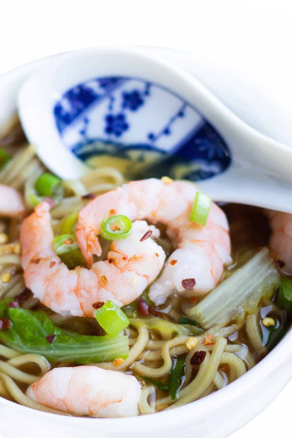 Master Quick Chinese Shrimp Noodle Soup: Flavorful & Fast